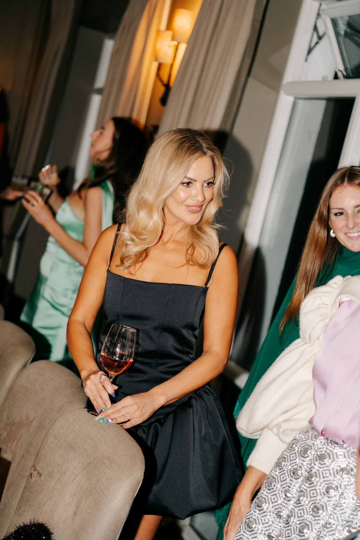 It&#39;s Alive Gúna | Midnight Black